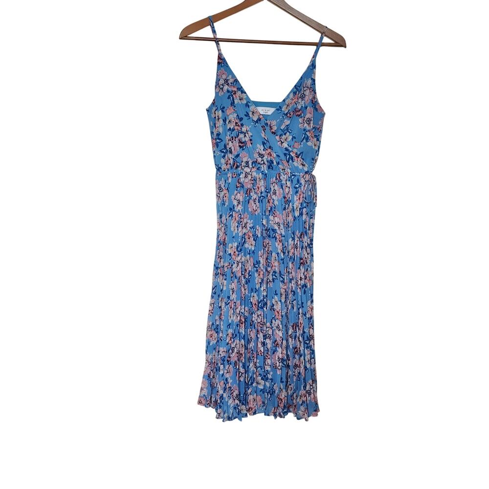 🌻3 For $18 Blue Romantic Floral Summer Dress Ali + Jay Size XS